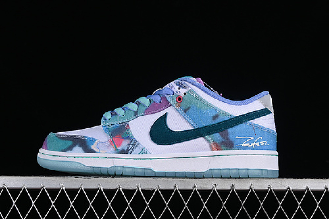 Nike FUTURA LABORATORIES X DUNK LOW SB BLEACHED AQUA/GEODE TEAL/WHITE · HF6061-400, photo 1