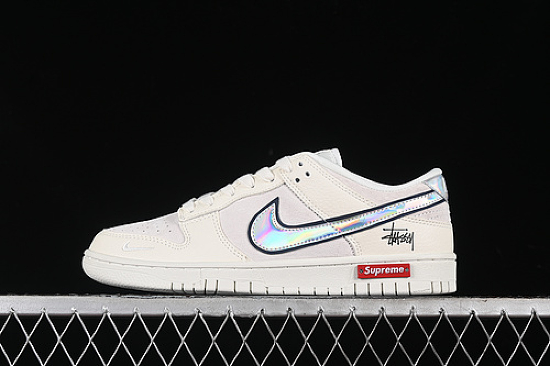 Supreme [KK1333-005]-[SB DUNK LOW SUPREME BEIGE/SILVER]-[WOMAN:36-39]-[MAN:40-45], photo 1
