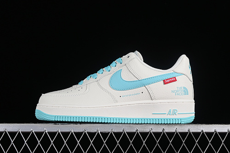 Nike Nike SUPREME THE NORTH FACE AIR FORCE 1 07 LOW WHITE/BLUE · SU2305-007, photo 1