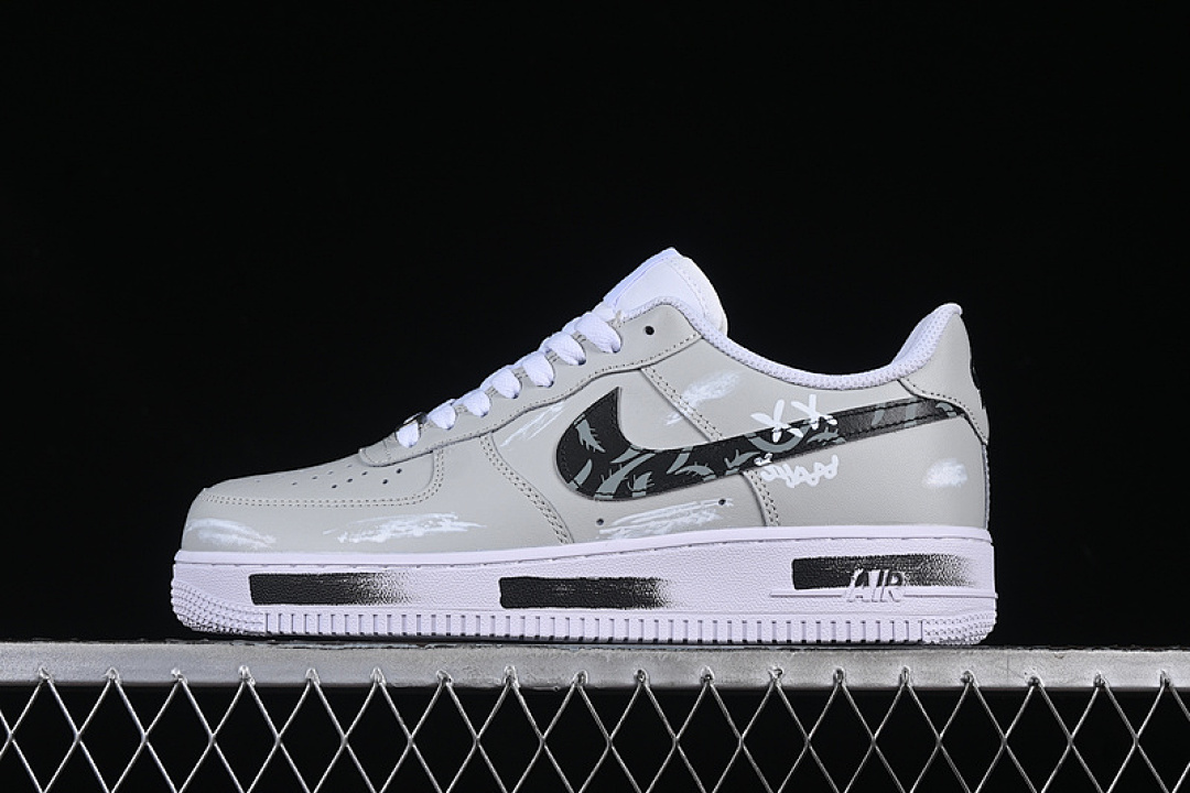 Nike [CW2288-111]-[AIR FORCE 1 07 LOW WHITE/GREY/BLACK]-[WOMAN:36-39]-[MAN:40-45], photo 1
