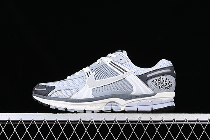 Nike Nike ZOOM VOMERO 5 SP WHITE/BLACK/GREY · FD9919-001, photo 1