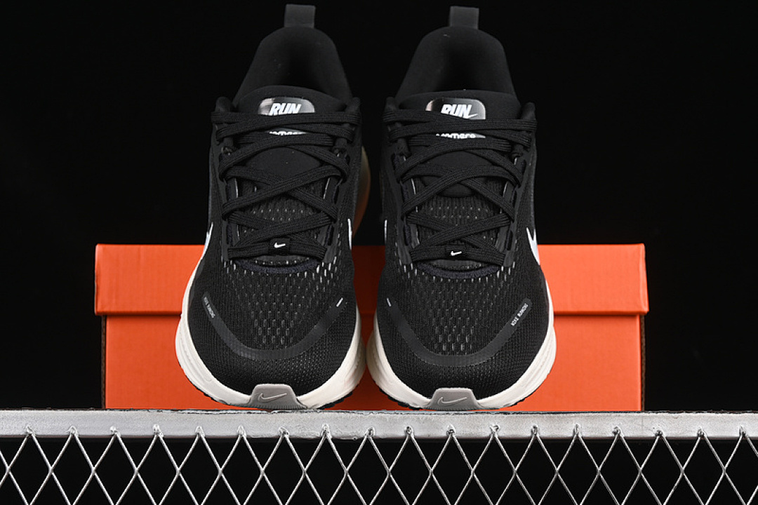 Nike [HM6803-007]-[AIR ZOOM VOMERO 18 WHITE/BLACK]-[WOMAN:36-39]-[MAN:40-46] - Image 13
