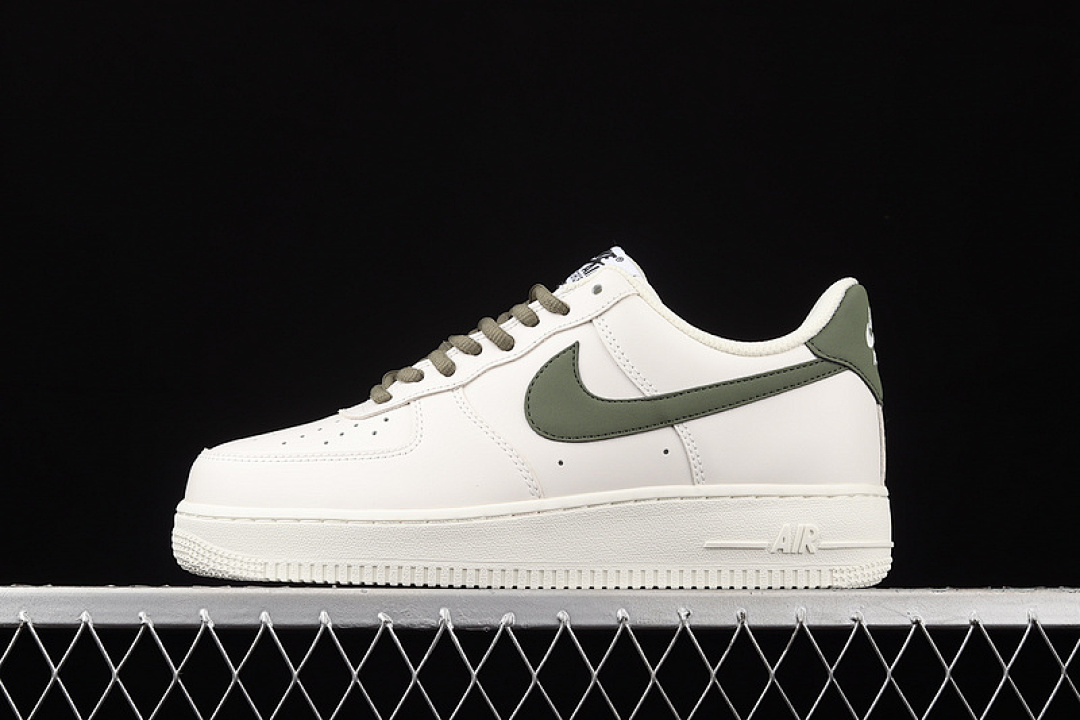 Nike Nike AIR FORCE 1 LOW 07 CREAM/WHITE/DARK GREEN · CQ5059-110, photo 1