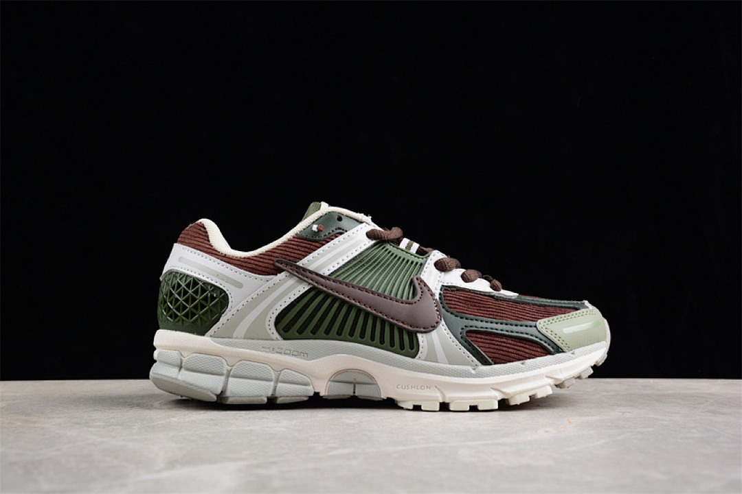 Nike [FD0884-028]-[ZOOM VOMERO 5 SP WHITE/BLACK/GREY/BROWN/GREEN]-[WOMAN:36-39]-[MAN:40-45] - Image 16