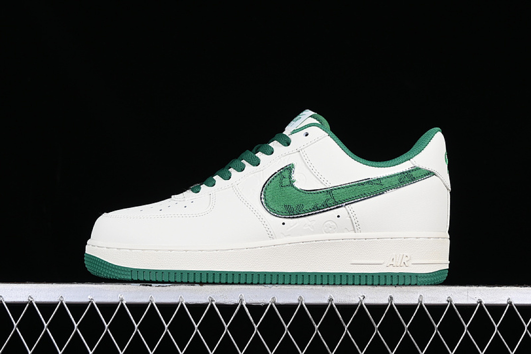 Nike [LV0506-033]-[AIR FORCE 1 07 LOW WHITE/GREEN]-[WOMAN:36-39]-[MAN:40-45], photo 1