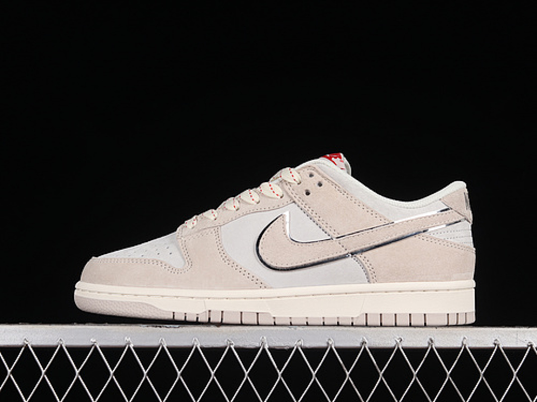 Unbranded [DQ2366-166]-[OTOMO KATSUHIRO SB DUNK LOW STEAMBOY OST GREY/WHITE/SILVER]-[UNIEX:36-46], photo 1