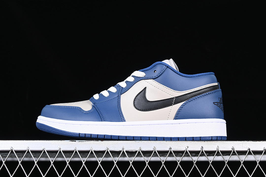 Jordan AIR Jordan 1 LOW GEORGETOWN WHITE/BLUE/BLACK · DC0774-402, photo 1