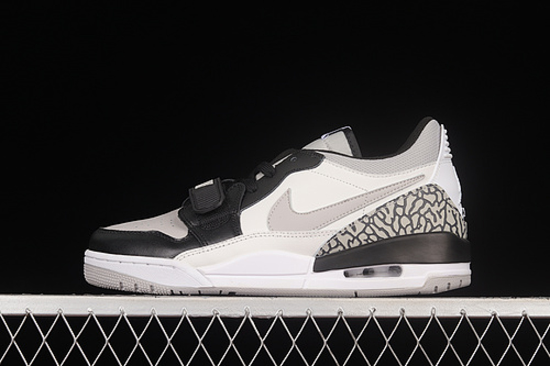 Jordan [CD7069-105]-[AIR JORDAN LEGACY 312 LOW WHITE/LIGHT SMOKE GREY/BLACK]-[WOMAN:36-39]-[MAN:40-46], photo 1