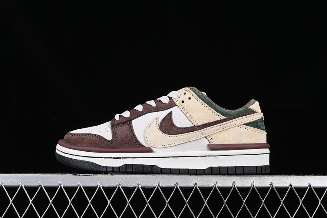 Nike OTOMO KATSUHIRO X SB DUNK LOW WHITE/BROWN/GREEN · DZ2794-866, photo 1