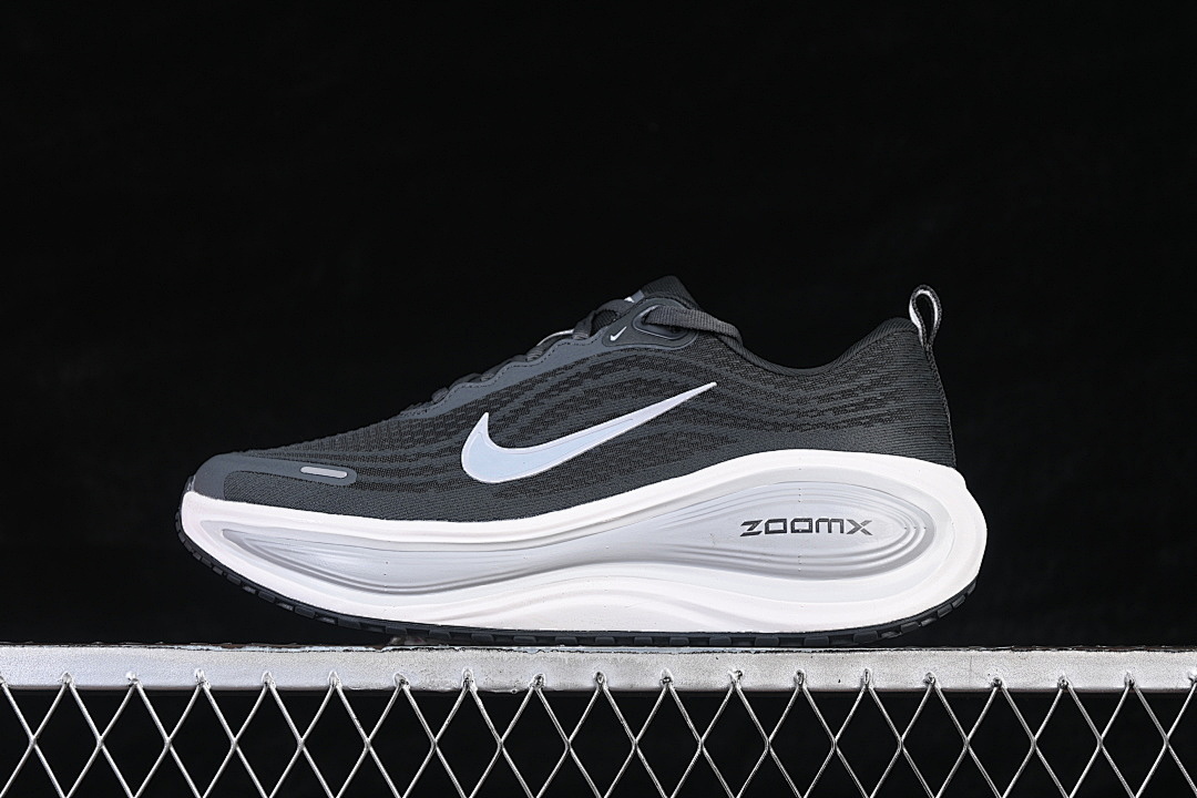 Nike [HV8150-008]-[VOMERO PLUS ANTHRACITE/SUMMIT WHITE/WOLF GREY]-[WOMAN:35.5-39]-[MAN:40-46] - Image 2