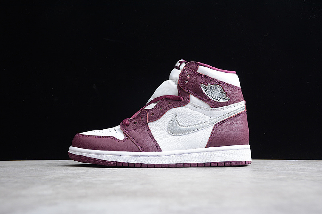 Jordan AIR Jordan 1 RETRO HIGH OG BORDEAUX/WHITE/METALLIC SILVER · 555088-611, photo 1