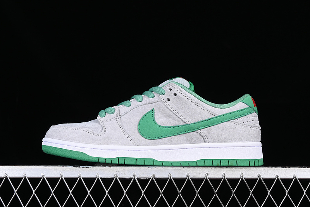 Unbranded [313170-030]-[DUNK LOW PREMIUM SB MEDUSA MTT SLVR/CLSSC GRN-SL-VRSTY RD]-[MAN:39-45], photo 1