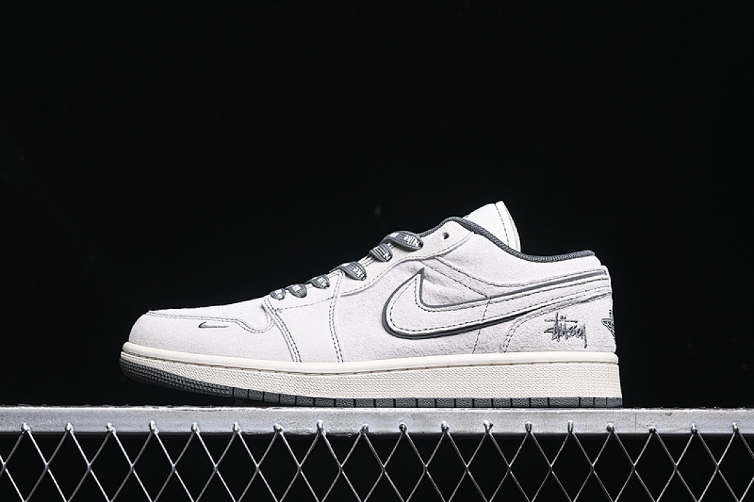 Jordan [DM9188-005]-[AIR JORDAN 1 LOW GREY/WHITE]-[WOMAN:36-39]-[MAN:40-45], photo 1