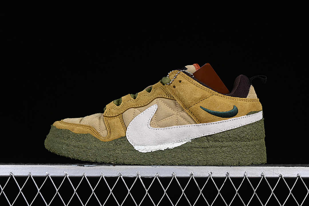Cactus Plant Flea Market Nike CACTUS PLANT FLEA MARKET X DUNK LOW SP TAN MOSSY GREEN · DM0430-700, photo 1