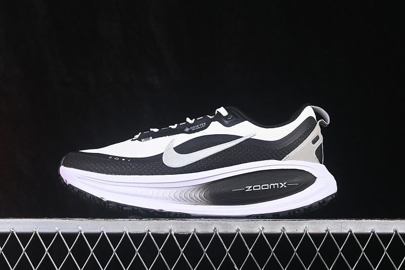 Nike Nike AIR ZOOM VOMERO 18 CASUAL RUNNING SHOES BLACK/WHITE · HQE98-007, photo 1