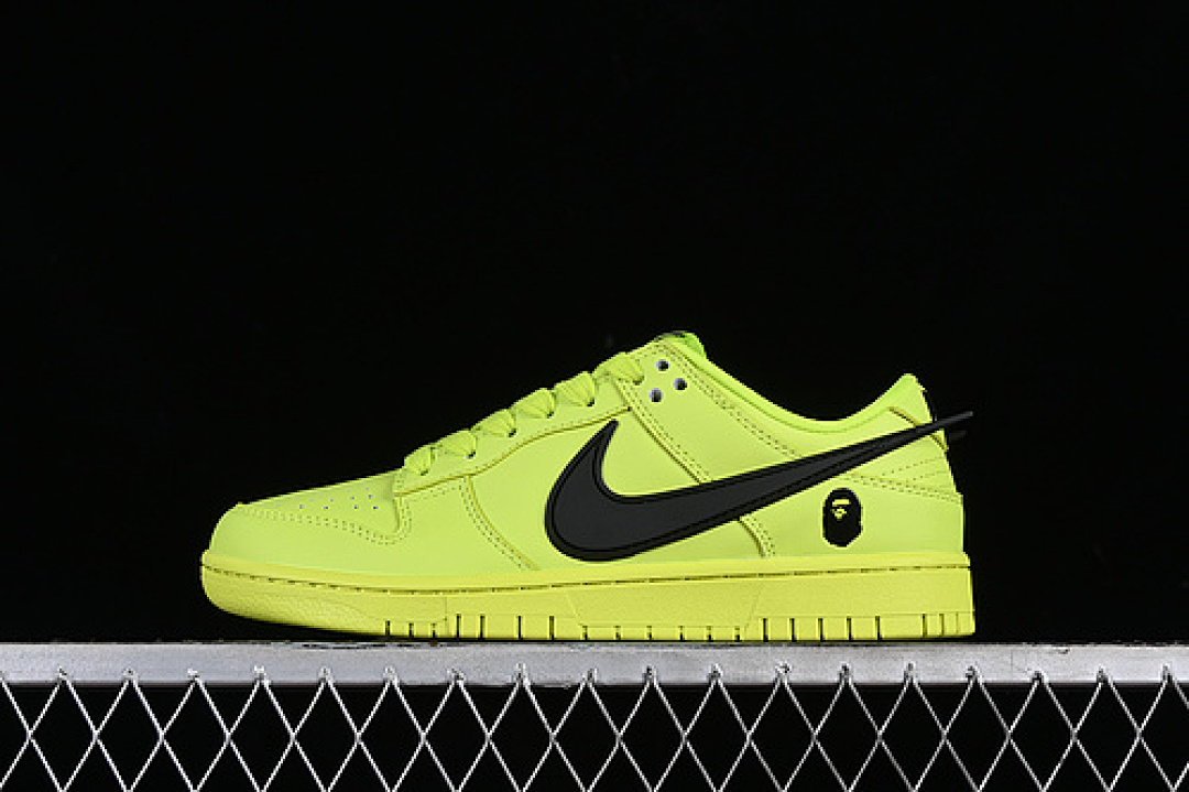 Bape [XX2025-331]-[SB DUNK LOW X AMBUSH BAPE BLACK/GREEN]-[WOMAN:36-39]-[MAN:40-45], photo 1