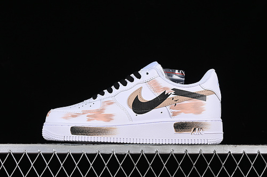 Nike Nike AIR FORCE 1 07 LOW WHITE/BLACK/BROWN · CW2288-111, photo 1