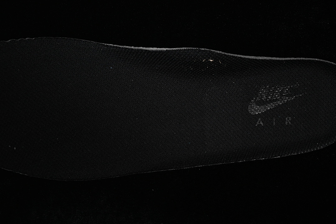 Nike [HV5953-001]-[AIR FORCE 1 LOW GORE-TEX VIBRAM OFF NOIR/BLACK/YELLOW]-[WOMAN:36-39]-[MAN:40-45] - Image 4
