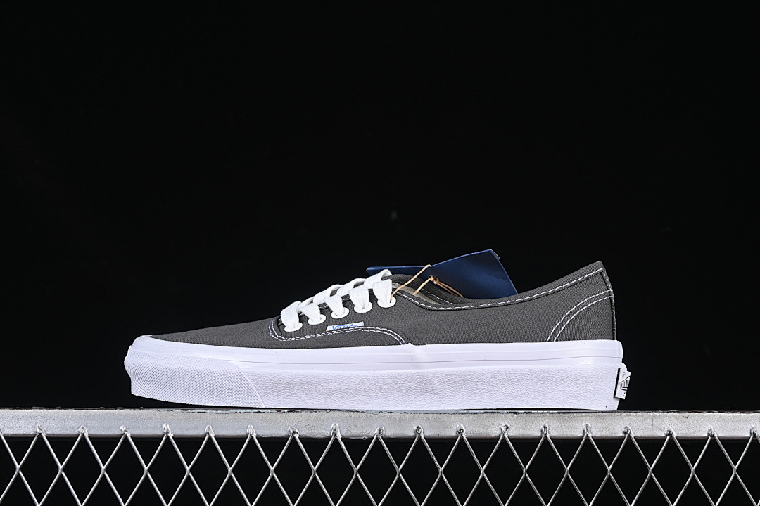 LOW TOP CASUAL SNEAKERS WHITE/DARK GRAY · VN0007QZ2VM, photo 1