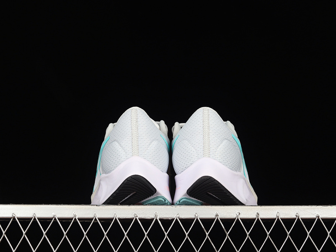 Nike [CW7356-105]-[AIR ZOOM PEGASUS 38 WHITE/WHITE/BLUE]-[MAN:39-45] - Image 13