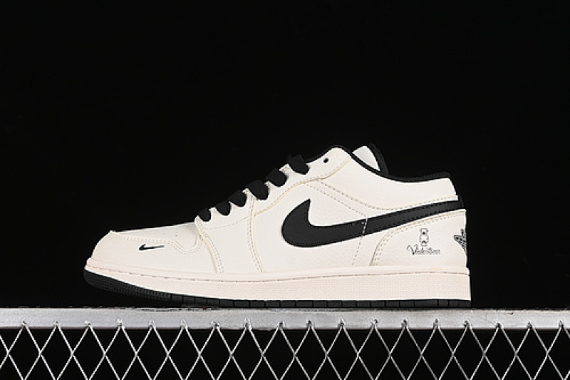 Jordan AIR Jordan 1 LOW WHITE/BLACK · SJ9950-009, photo 1