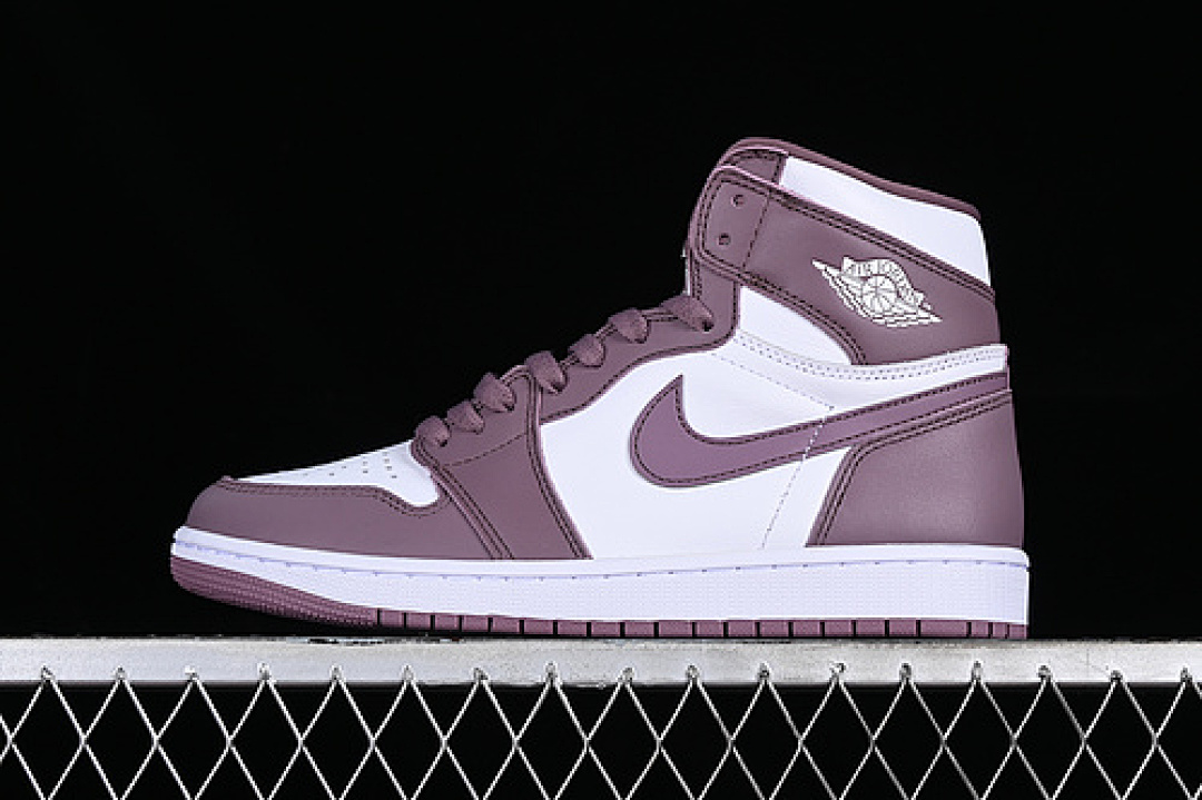 Jordan [DZ5485-105]-[AIR JORDAN 1 RETRO HIGH SKY J MAUVE WHITE/PURPLE]-[MAN:40.5-47.5], photo 1
