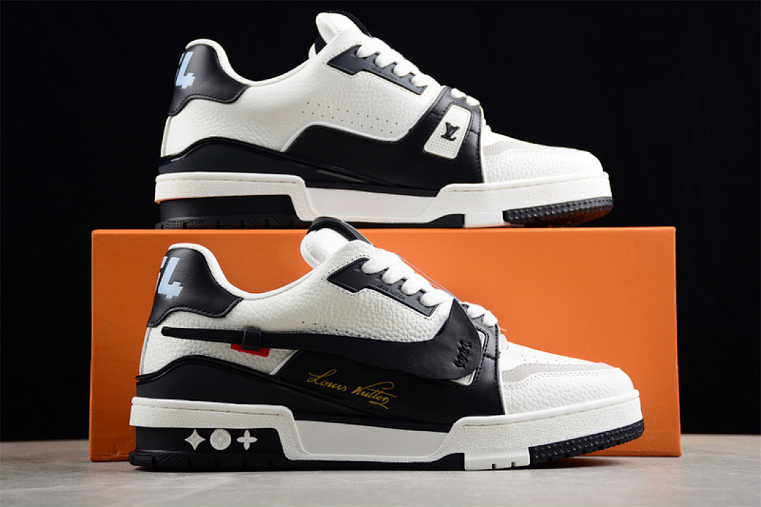 Louis Vuitton [LOUIS VUITTON TRAINER SNEAKER LOW LV WHITE/BLACK]-[WOMAN:35-39]-[MAN:40-45] - Image 3
