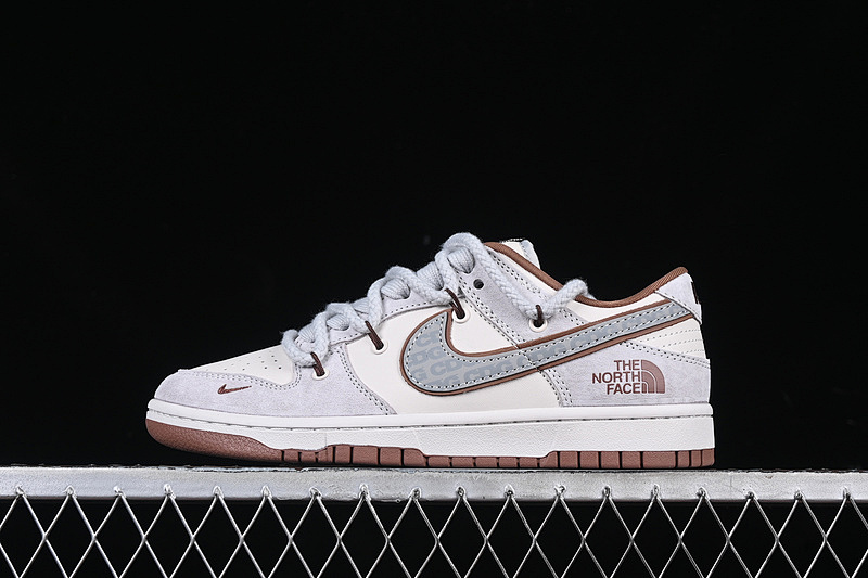Comme des Garcons Nike SB DUNK LOW CDG WHITE/GREY/BROWN · XX3168-110, photo 1
