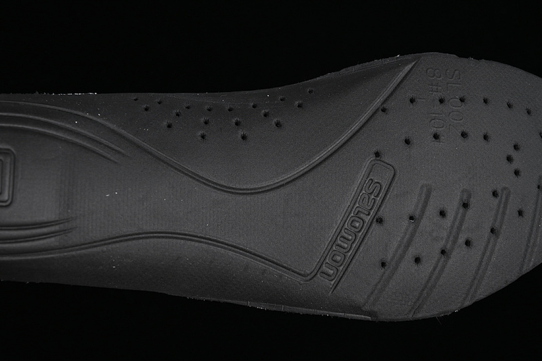 On Running [472928-22]-[X MISSION 4 SUEDE OUTDOOR OFF ROADING WHITE/SILVER]-[WOMAN:36-39]-[MAN:40-45] - Image 2