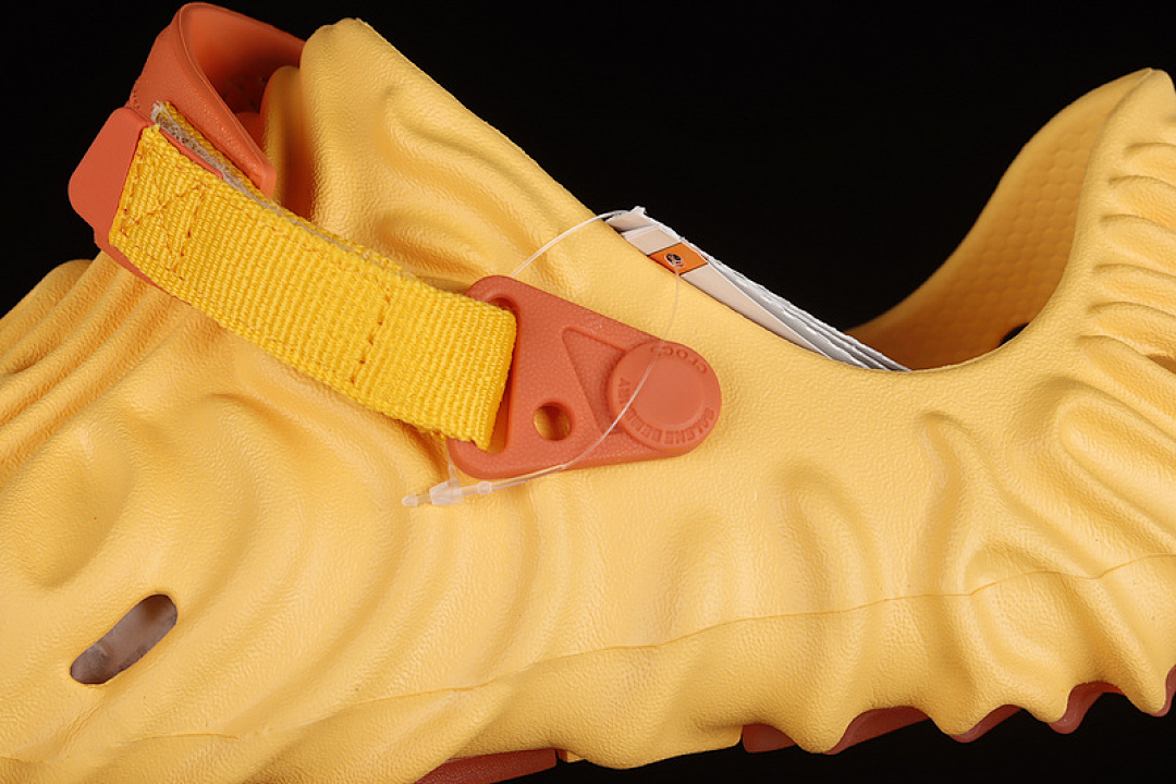 Crocs [SALEHE BEMBURY X CROCS POLLE CLOG YELLOW/YELLOW/YELLOW]-[UNISEX:36-46] - Image 6