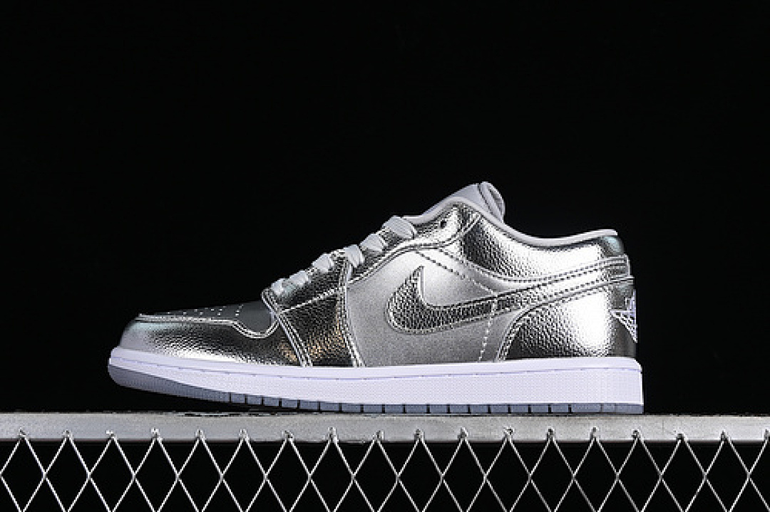 Jordan [FN5030-001]-[AIR JORDAN 1 LOW METALLIC SILVER/PHOTON DUST/WOLF GREY]-[UNISEX:35.5-47.5], photo 1