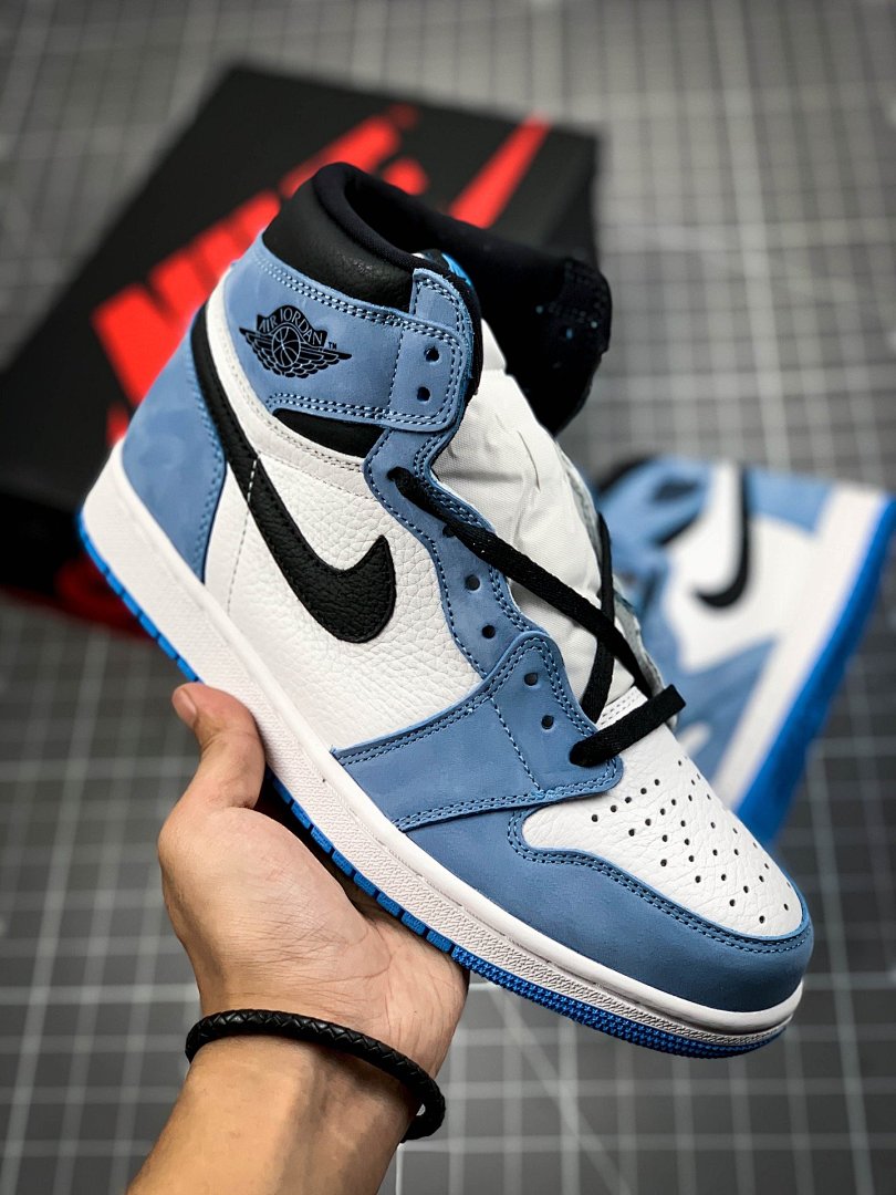 Jordan [555088-134]-[AIR JORDAN 1 RETRO HIGH OG WHITE/UNIVERSITY BLUE/BLACK]-[WOMAN:36-39]-[MAN:40-46], photo 1