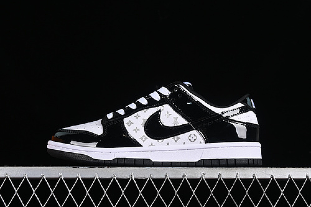 Unbranded [DQ1098-358]-[SB DUNK LOW L*V WHITE/BLACK]-[WOMAN:36-39]-[MAN:40-45], photo 1