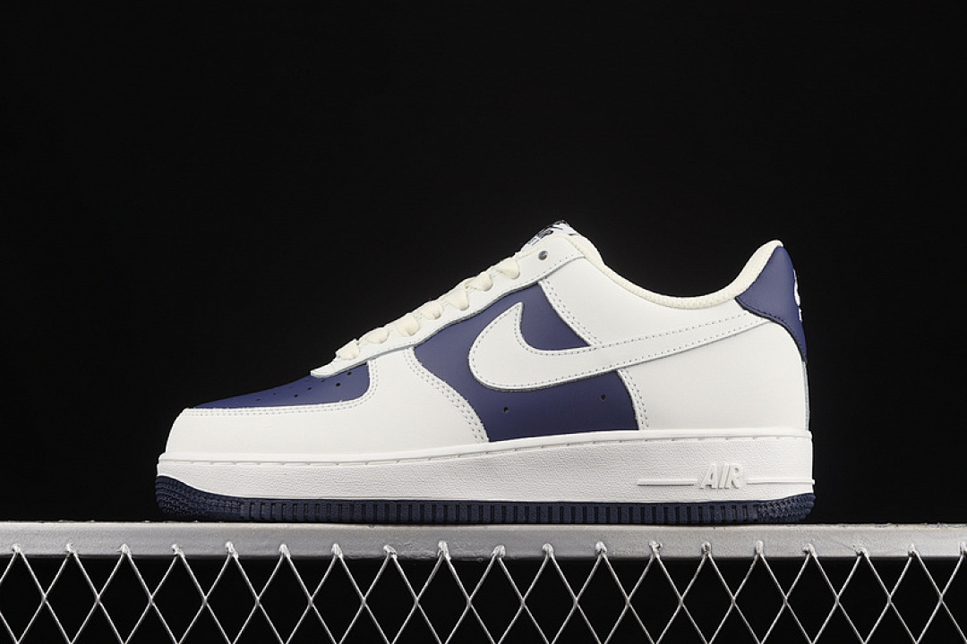 Nike Nike AIR FORCE 1 LOW 07 WHITE/WHITE/NAVY BLUE · AL2236-106, photo 1