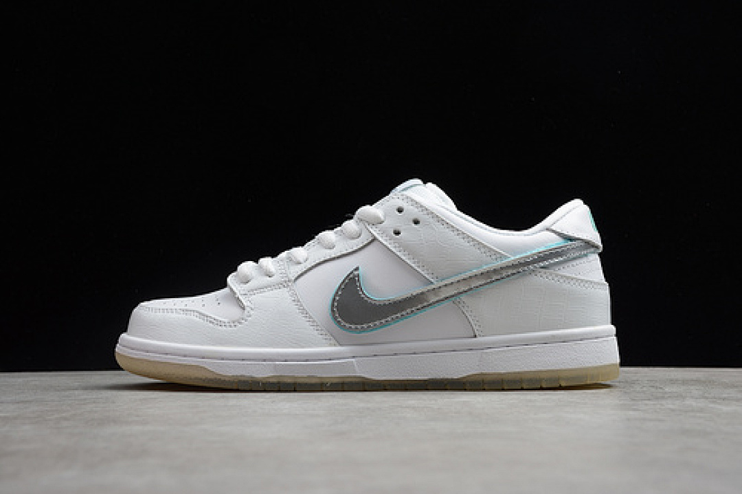 Diamond Supply [BV1310-100]-[SB DUNK LOW PRO OG QS DIAMOND SUPPLY WHITE/SILVER]-[UNISEX:36-45], photo 1
