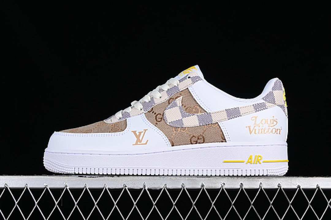 Nike Nike AIR FORCE 1 07 LOW WHITE/BROWN/GREY · CW2288-111, photo 1