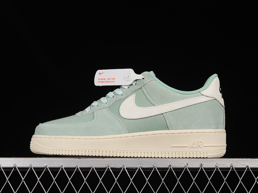 Nike [DO9801-300]-[AIR FORCE 1 LOW 07 LV8 CERTIFIED FRESH ENAMEL GREEN/SAIL/ENAMEL (GREEN]), photo 1