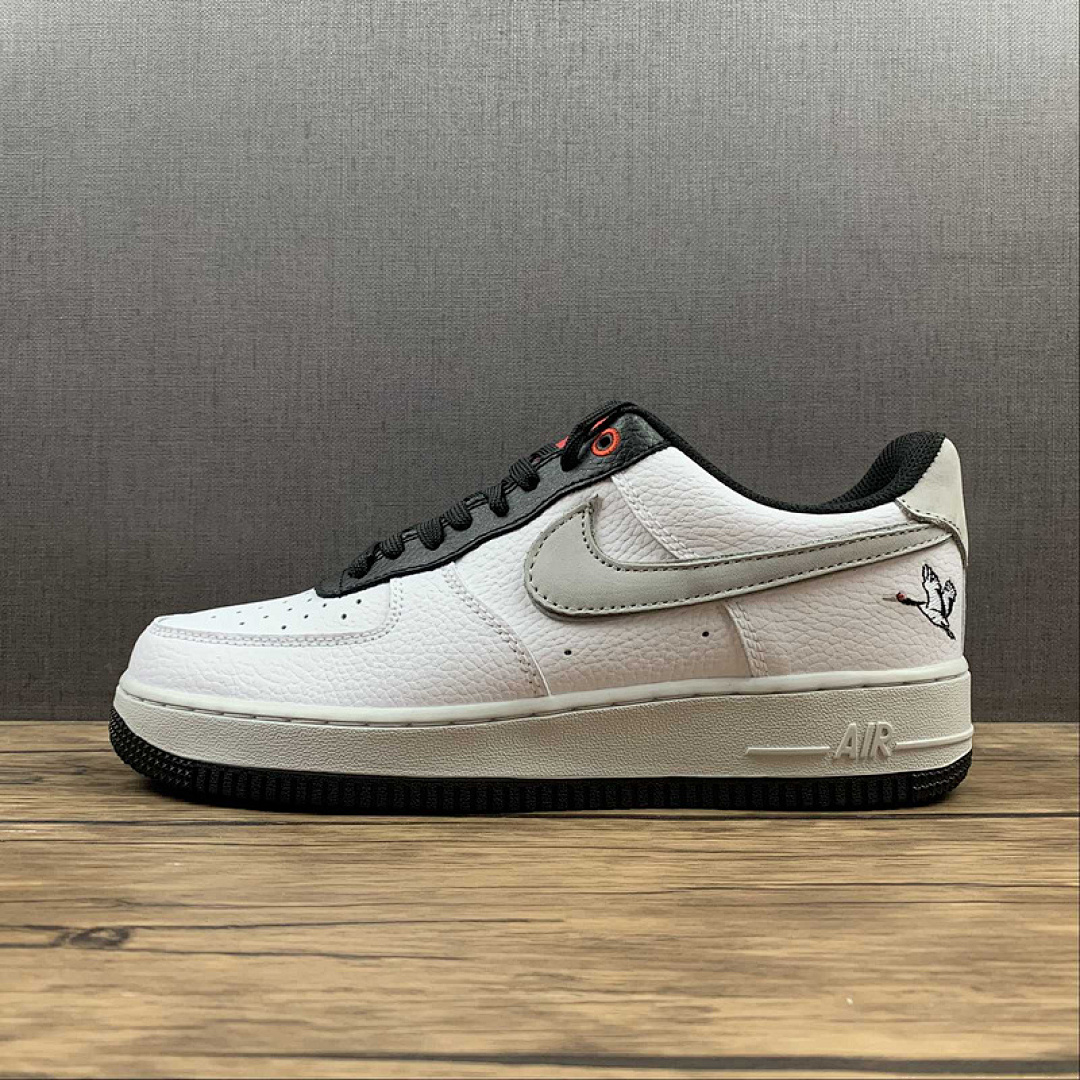 Nike [DA8482-100]-[AIR FORCE 1 LOW 07 LX CRANE WHITE/PHOTON DUST/BLACK/CHILE RED]-[UNISEX:36-45], photo 1