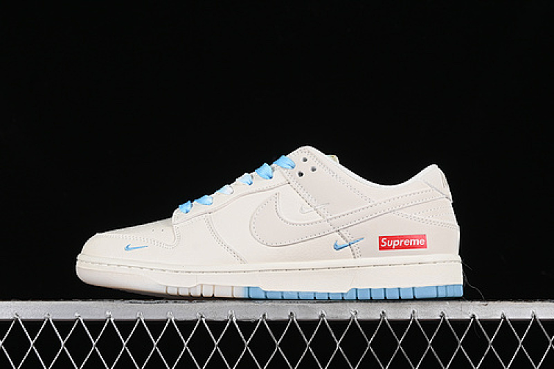 Supreme Nike SB DUNK LOW SUPREME WHITE/BLUE · BB8675-108, photo 1