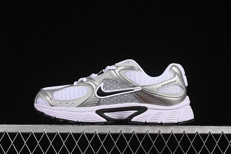 V5 RNR WHITE/SILVER/BLACK · HQ7901-107, photo 1