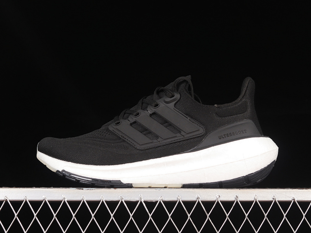 Unbranded [GY9351]-[ULTRA BOOST LIGHT 23 BLACK/WHITE]-[WOMAN:36-39]-[MAN:40-45], photo 1