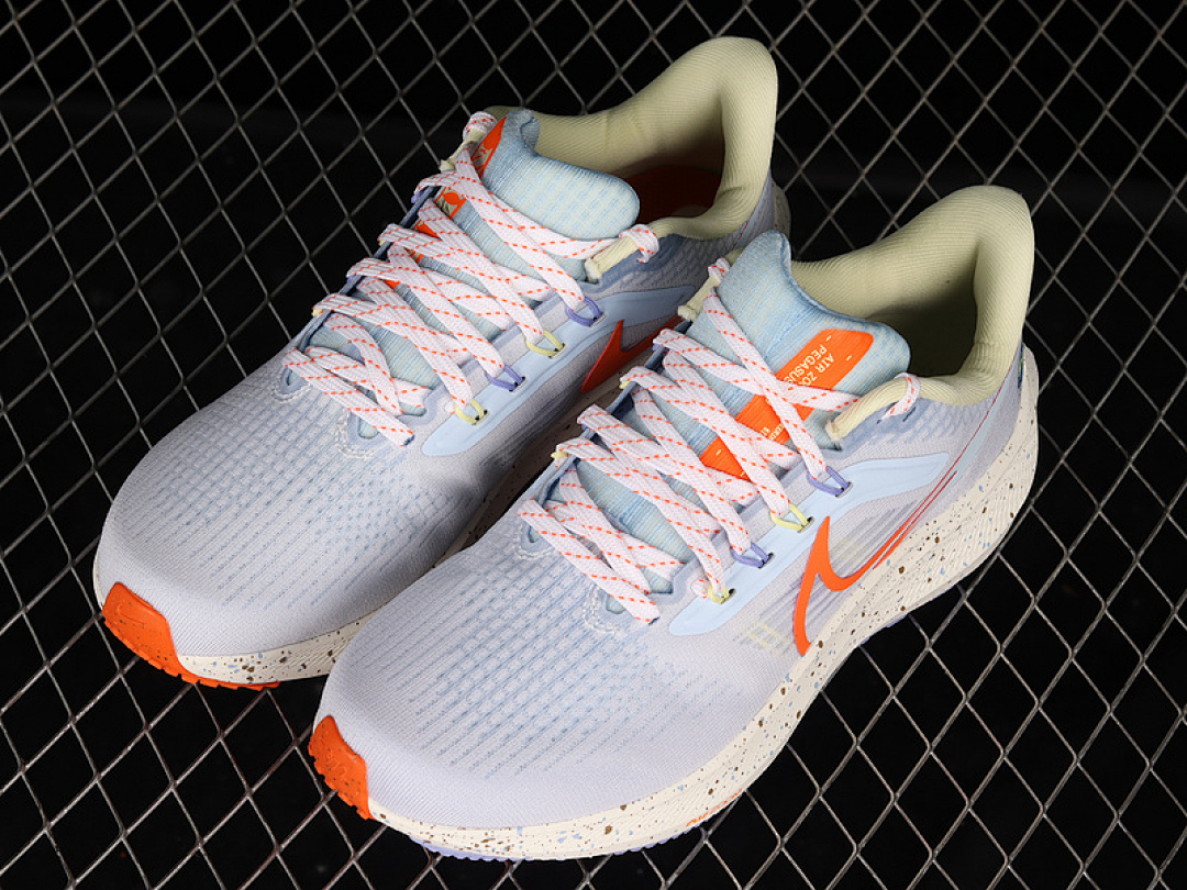 Nike [DX6047-181]-[AIR ZOOM PEGASUS 39 WHITE/ICE BLUE-ORANGE]-[WOMAN:36-40] - Image 10