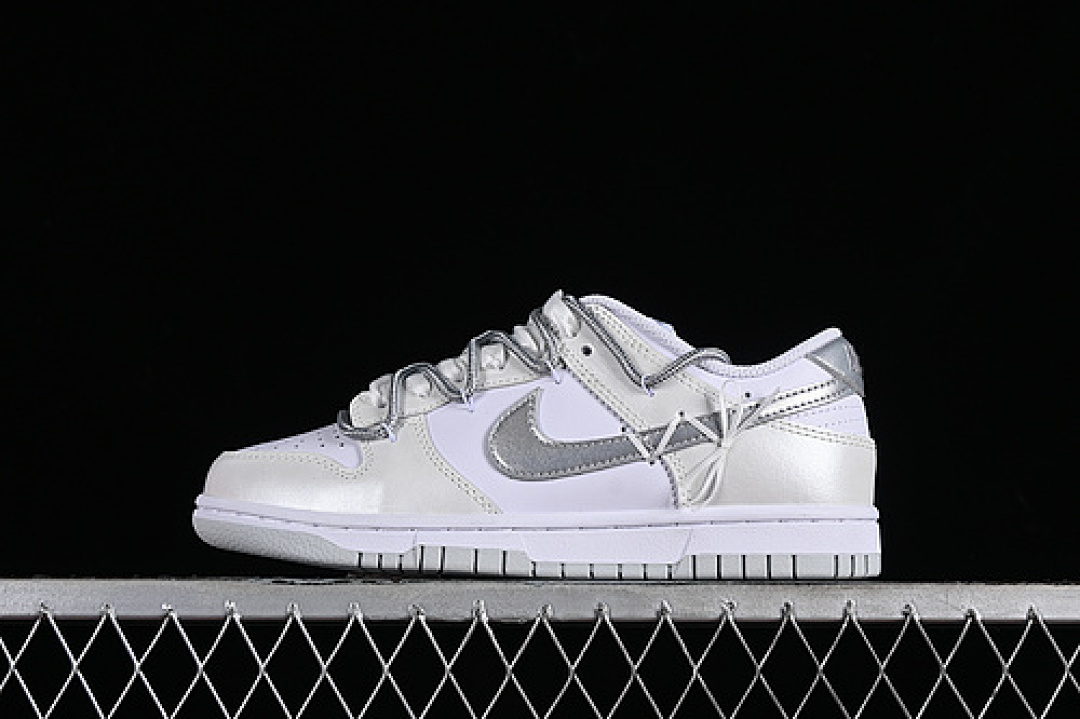Unbranded [DH9765-102]-[DUNK LOW SB WHITE/GREY/SILVER]-[WOMAN:35.5-40], photo 1