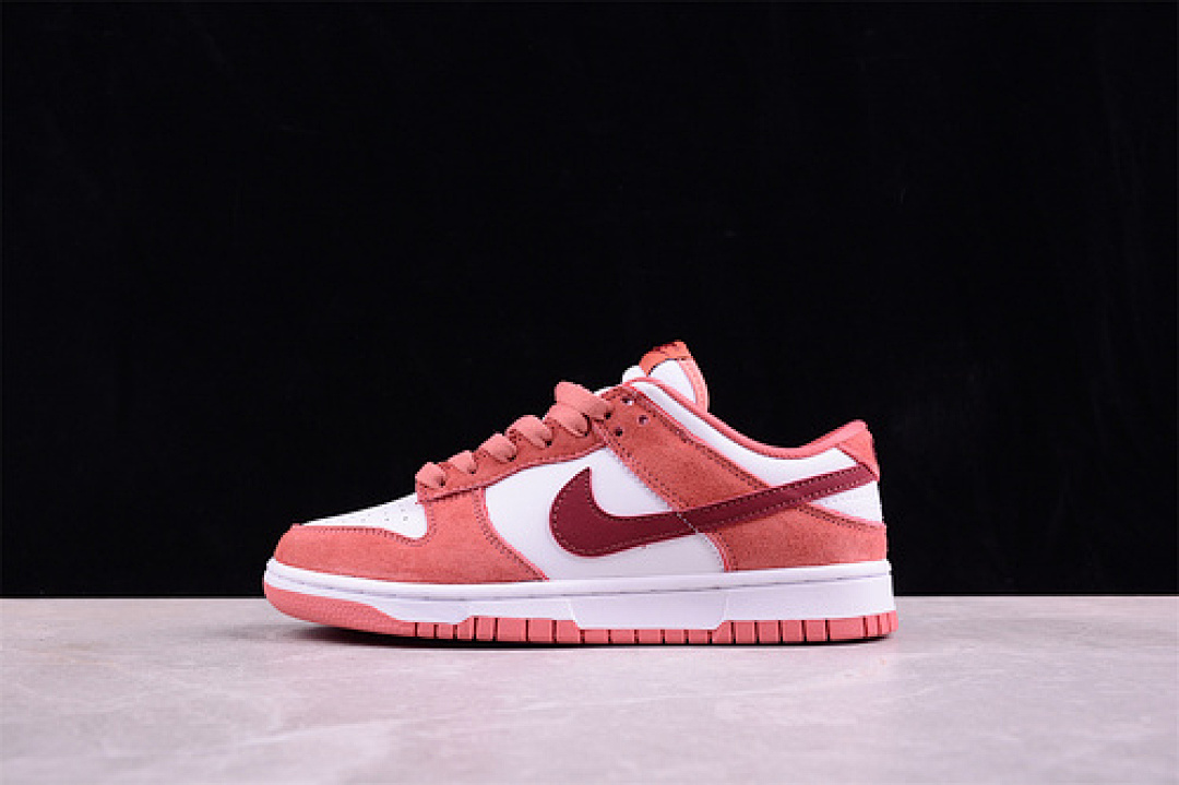 Unbranded [FQ7056-100]-[DUNK LOW SB RETRO VALENTINE'S DAY 2024 WHITE/TEAM RED/ADOBE/DRAGON RED]-[36-42], photo 1