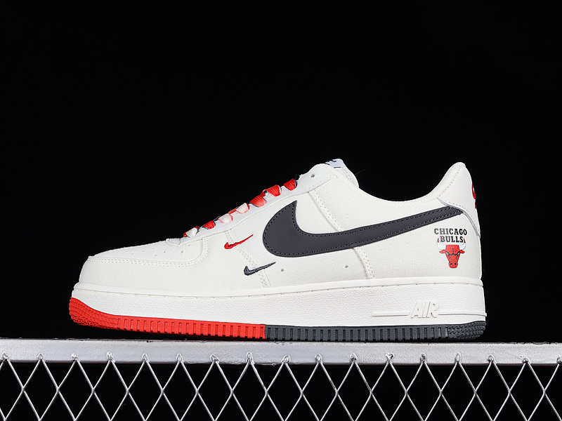 Nike Nike AIR FORCE 1 LOW 07 CHICAGO WHITE/BLACK/RED · NA2022-006, photo 1