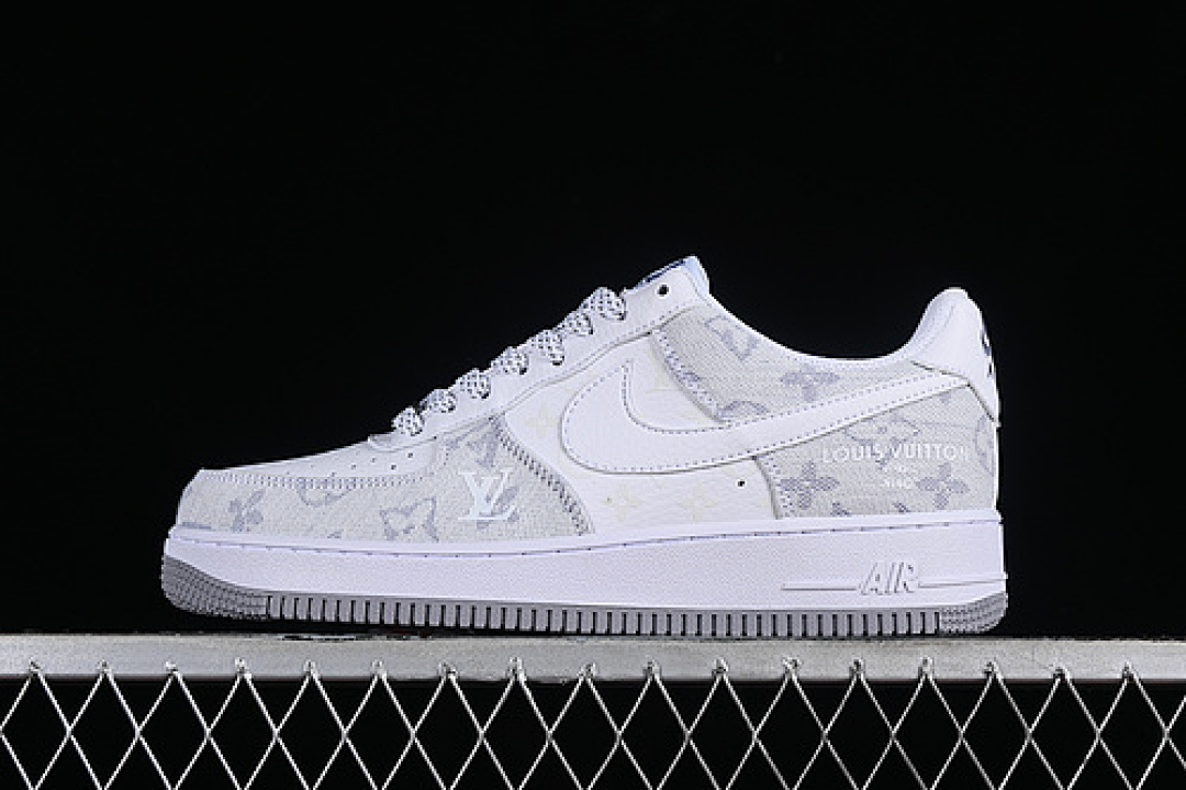 Nike Nike AIR FORCE 1 07 LOW WHITE/GREY · CW2288-111, photo 1