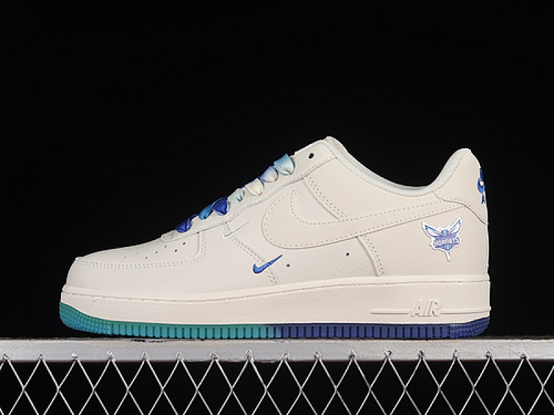 Nike Nike AIR FORCE 1 07 LOW OFF-WHITE/BLUE/ · QP5696-901, photo 1