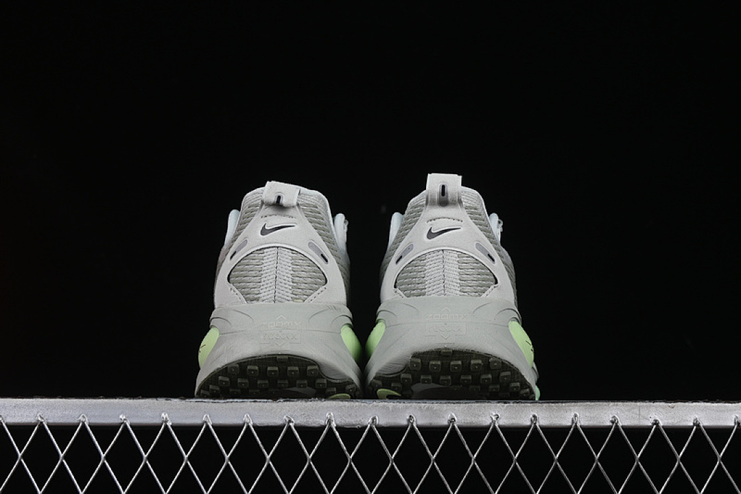 Nike [HM6803-002]-[AIR ZOOM VOMERO 18 LIGHT SILVER/BARELY VOLT/DUSTY OLIVE/COLLEGE GREY]-[36-46] - Image 14