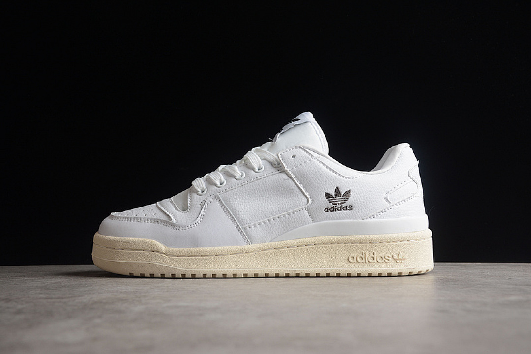 Unbranded [GW3180]-[FORUM 84 LOW ADV CLOUD WHITE/CLOUD WHITE/SHADOW OLIVE]-[WOMAN:36-39]-[MAN:40-45], photo 1