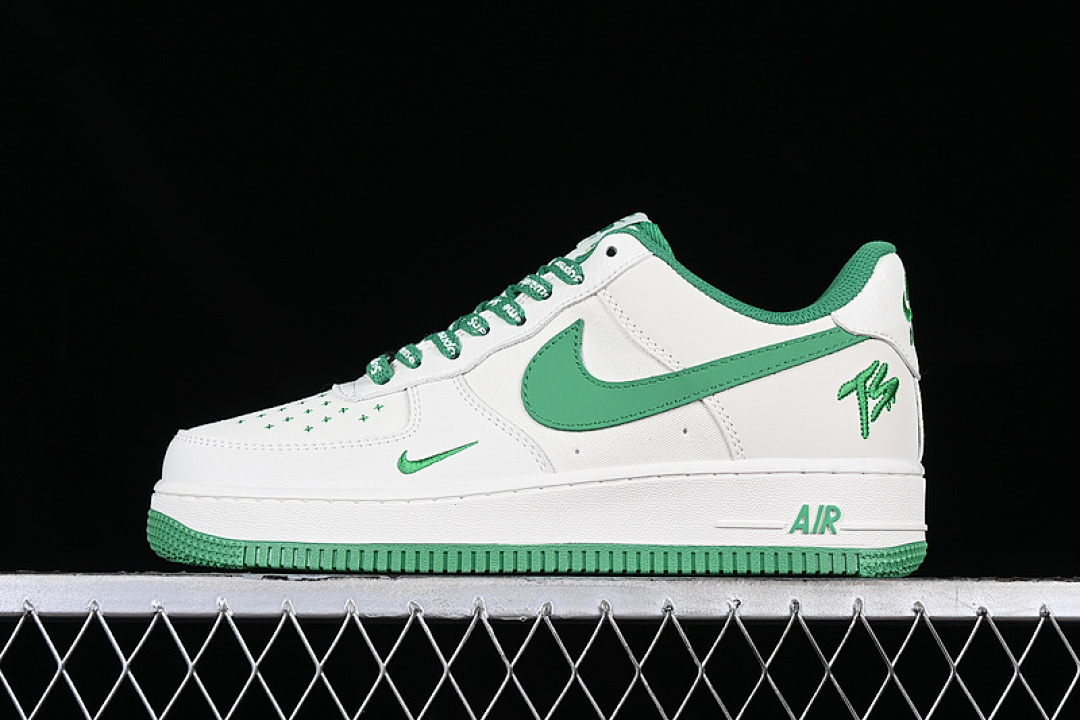 Nike [PF9055-752]-[AIR FORCE 1 07 LOW WHITE/GREEN]-[WOMAN:36-39]-[MAN:40-45], photo 1